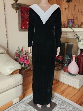 Museum  Quality 1940s Silk Velvet Gown Metal Zipper & Couture Care
